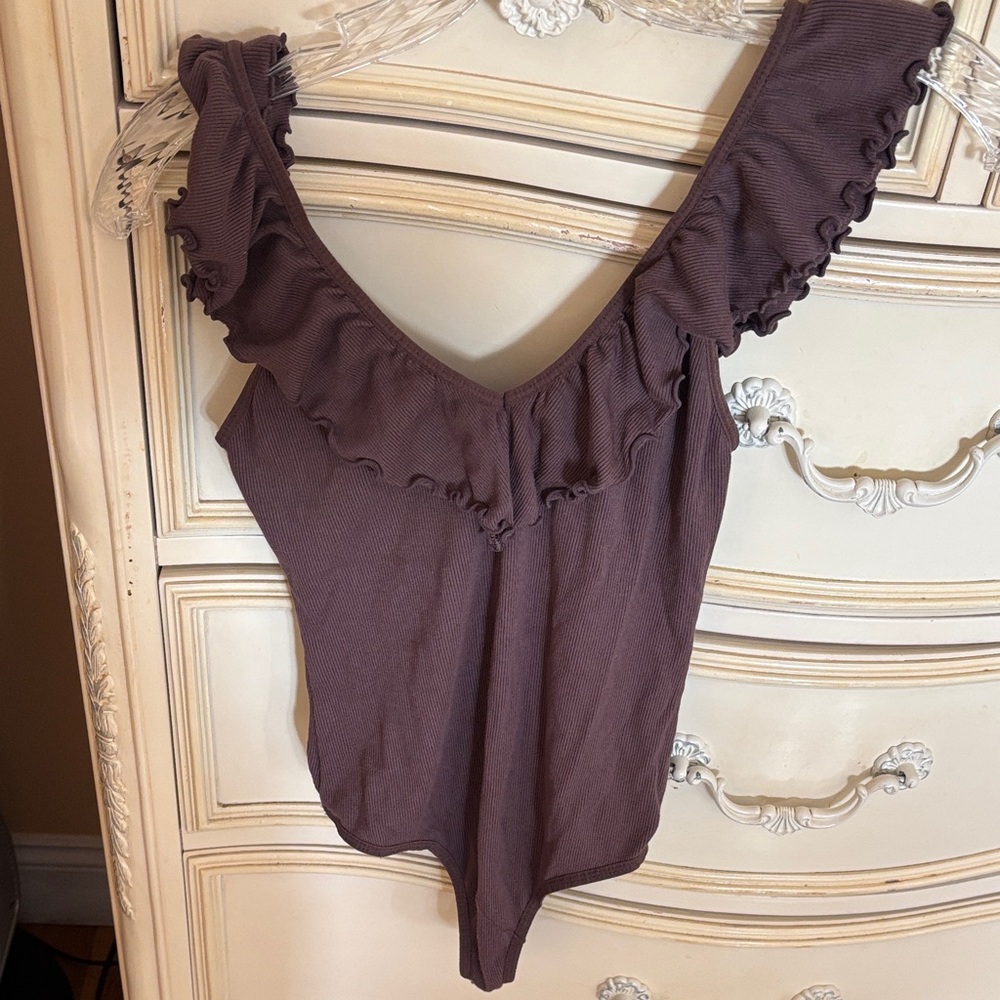 Aritzia Ruffled Mauve thong Bodysuit